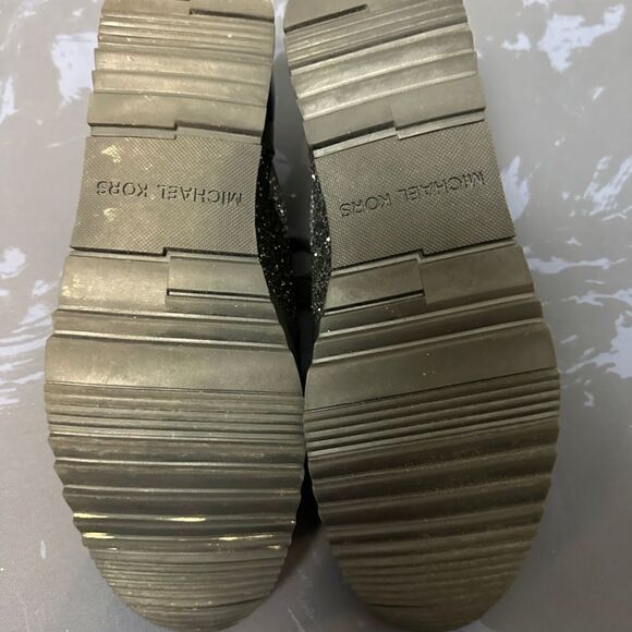 Nwot Michael Kors leather shoes size 9.5, 1 inch heel lift - Picture 6 of 11